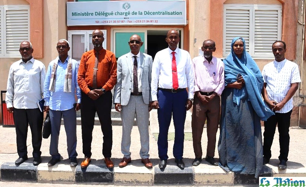 Le ministre de la décentralisation rencontre les nouveaux présidents des régions