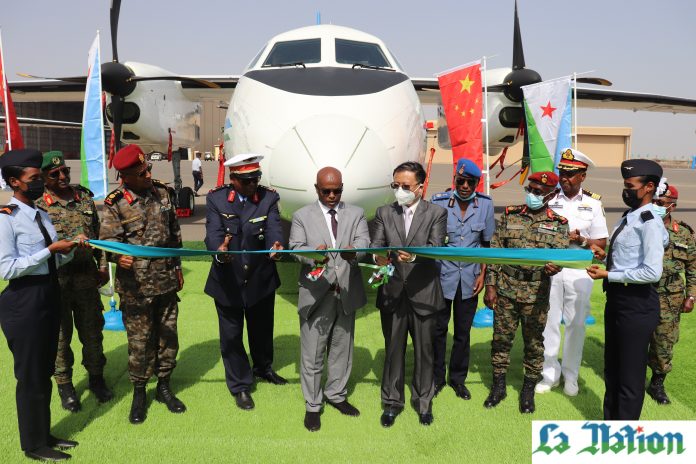 Les FAD réceptionnent un avion MA-60 destiné au transport militaire