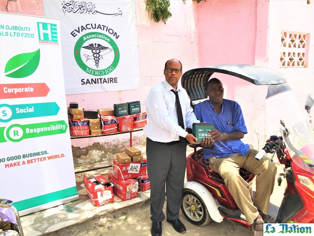 • HDTL : Don de batteries et de chargeurs pour Scooters : Une action louable pour assurer l’autonomie en énergie des scooters de l’association ‘‘MERCI IOG’’