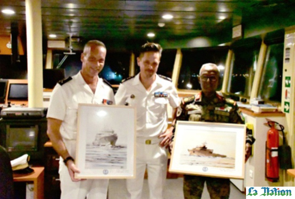 Escale de la marine française à Djibouti