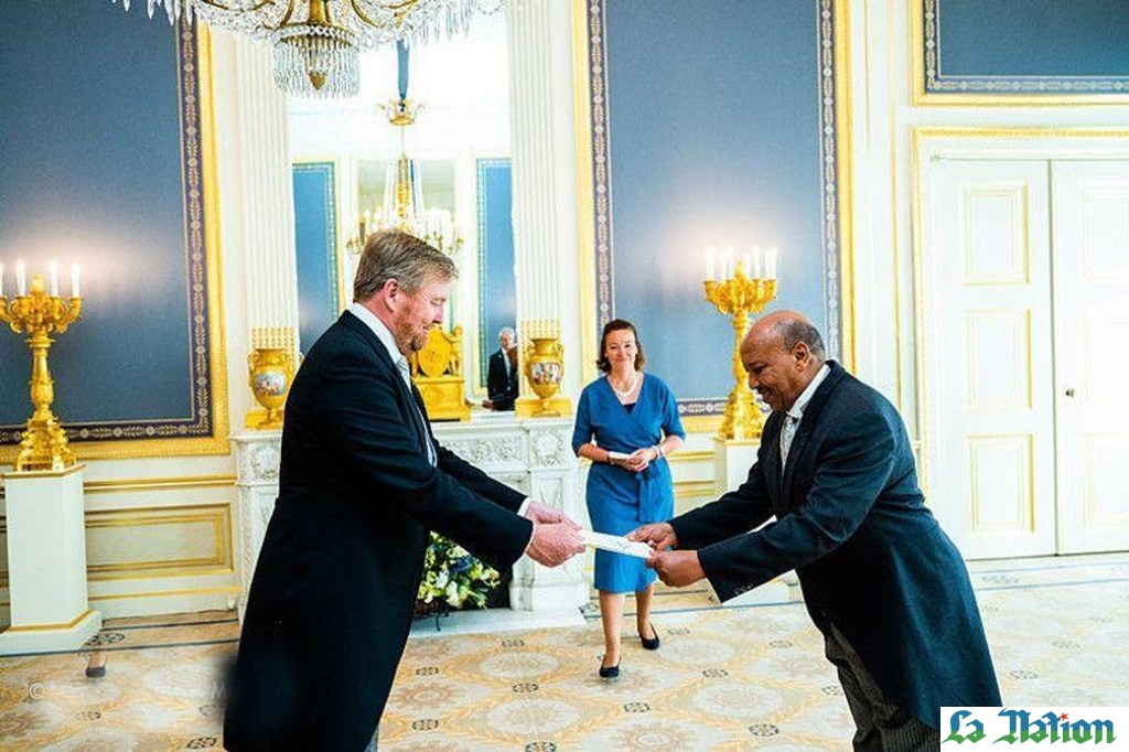 L’ambassadeur Aden Mohamed Dileita remet ses lettres de créance au Roi des Pays-Bas