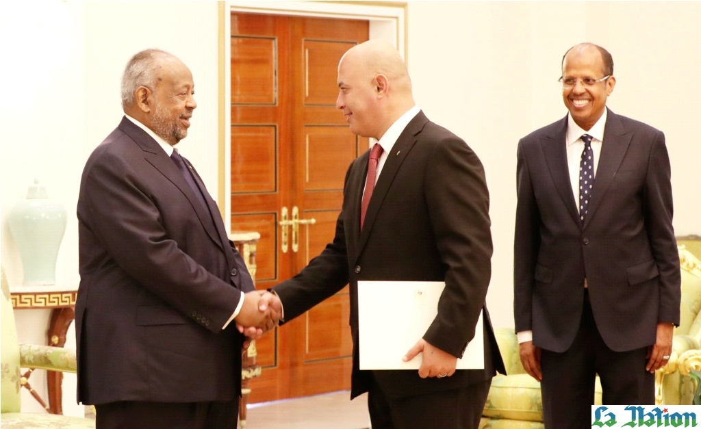 Le Président de la République reçoit les lettres de créances de huit nouveaux ambassadeurs