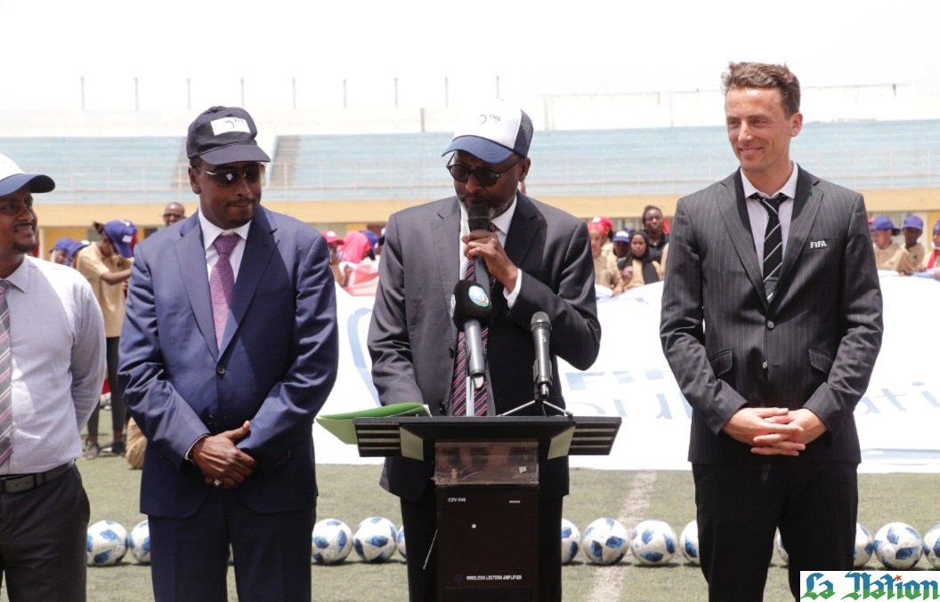 Le ministre de l’éducation nationale et le président de la FDF parrainent le lancement du projet Fifa « Football For Schools »