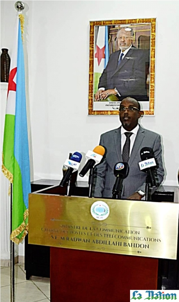 Radwan Abdillahi Bahdon, ministre de la communication chargé des postes et des télécommunications (2)