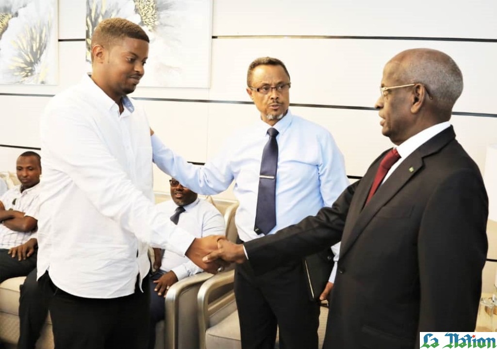 Le maire Saïd Daoud Mohamed présente son équipe au Premier ministre