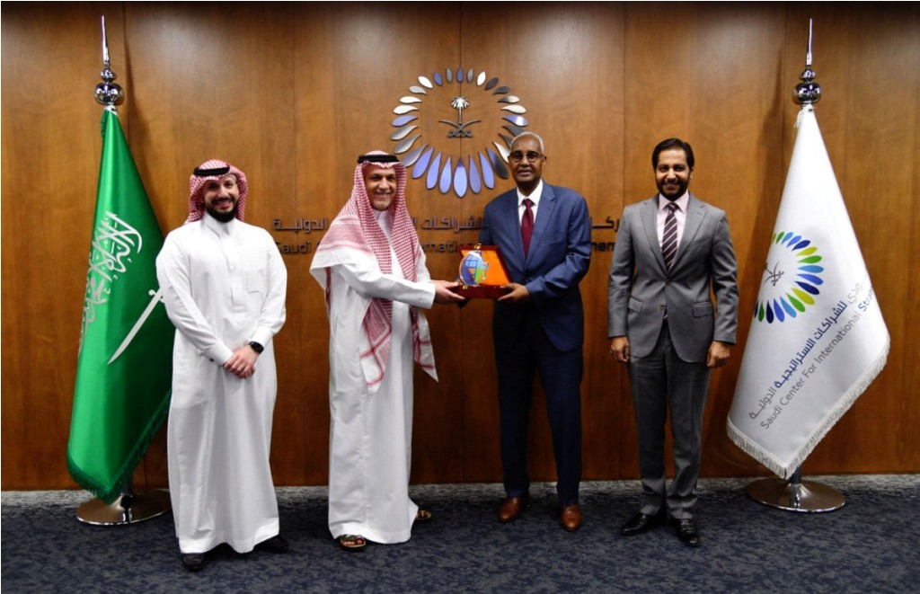 Le président de l’APZFD rencontre le secrétaire général de l’union des chambres de commerce saoudiennes