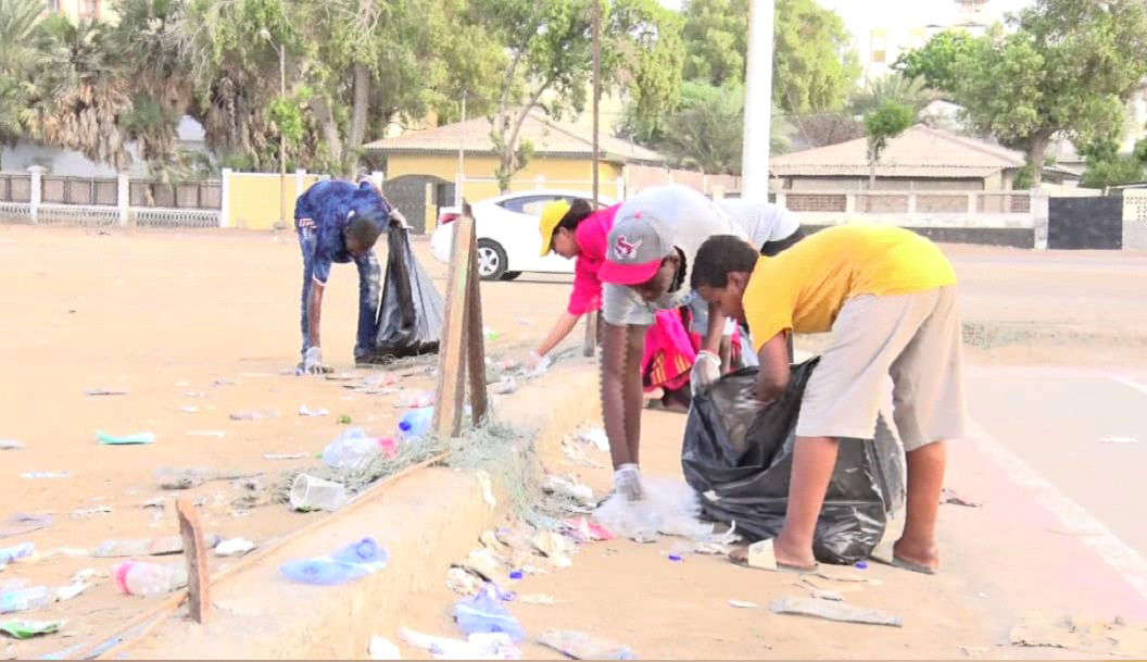 Mouvement des jeunes unis et indivisibles : Opération de propreté pour un meilleur environnement