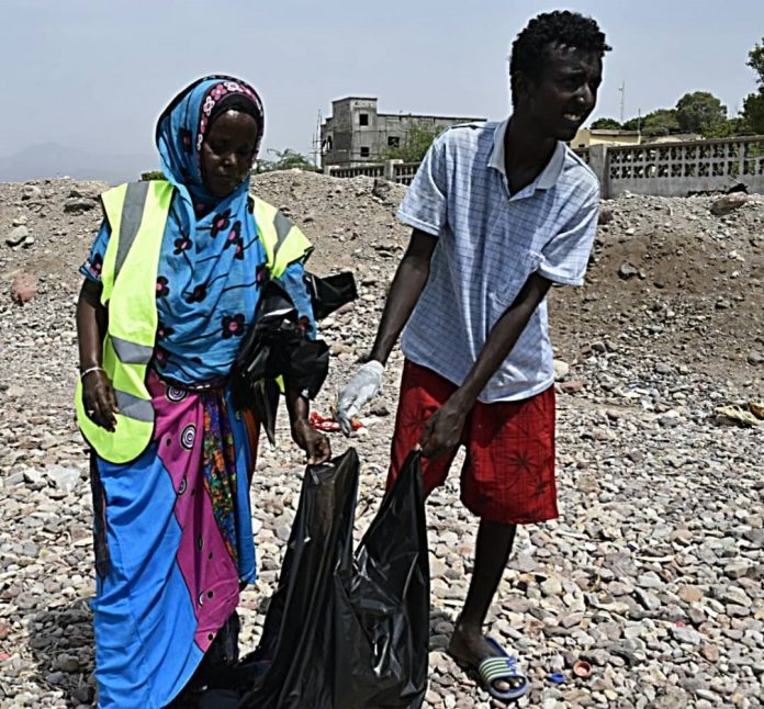 Tadjourah Opération de propreté à la plage du quartier FIA (1)