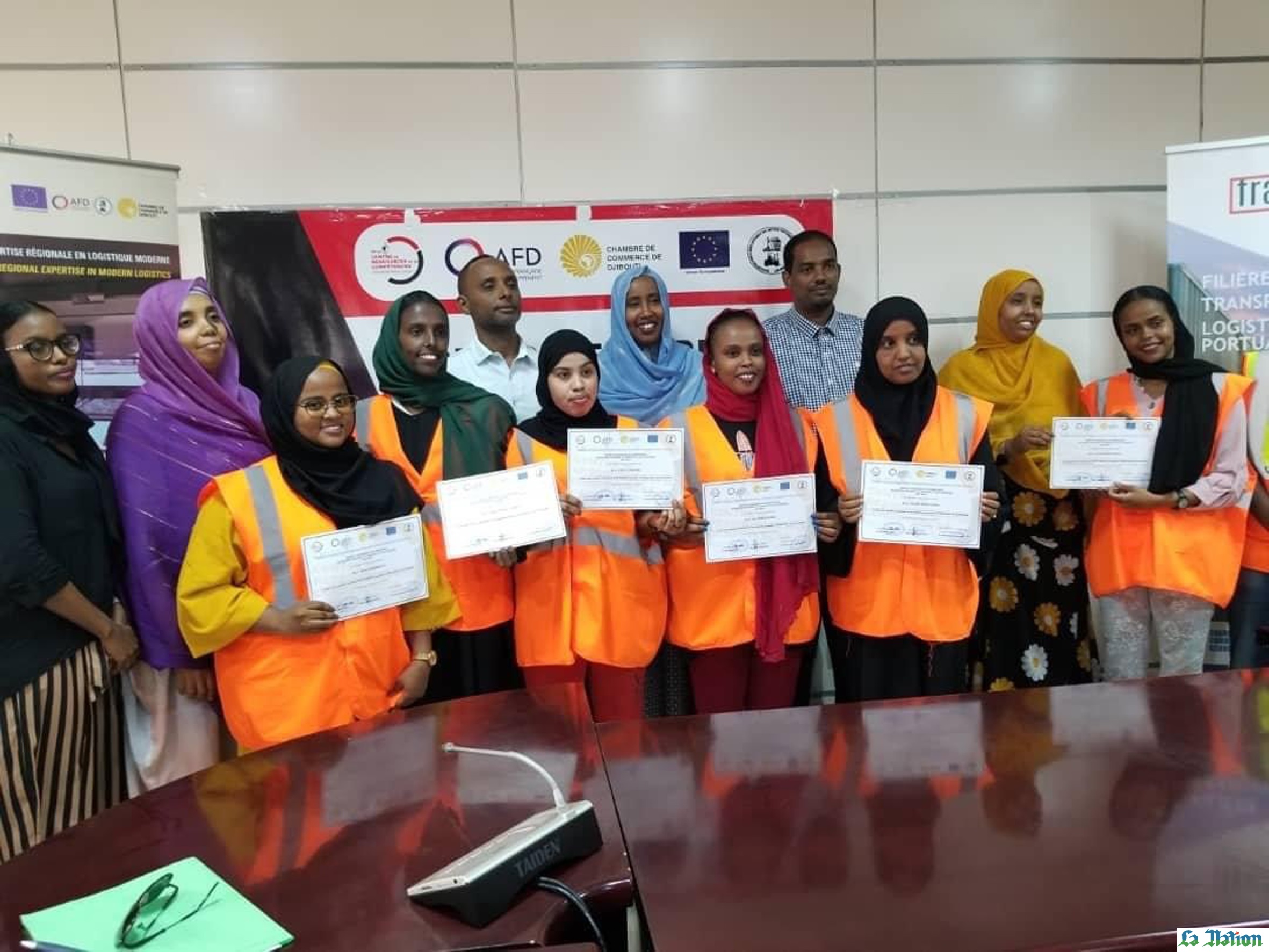 CASAF/CR Cérémonie de remise de certificat à des bénéficiaires d’une formation en transport de logistique portuaire