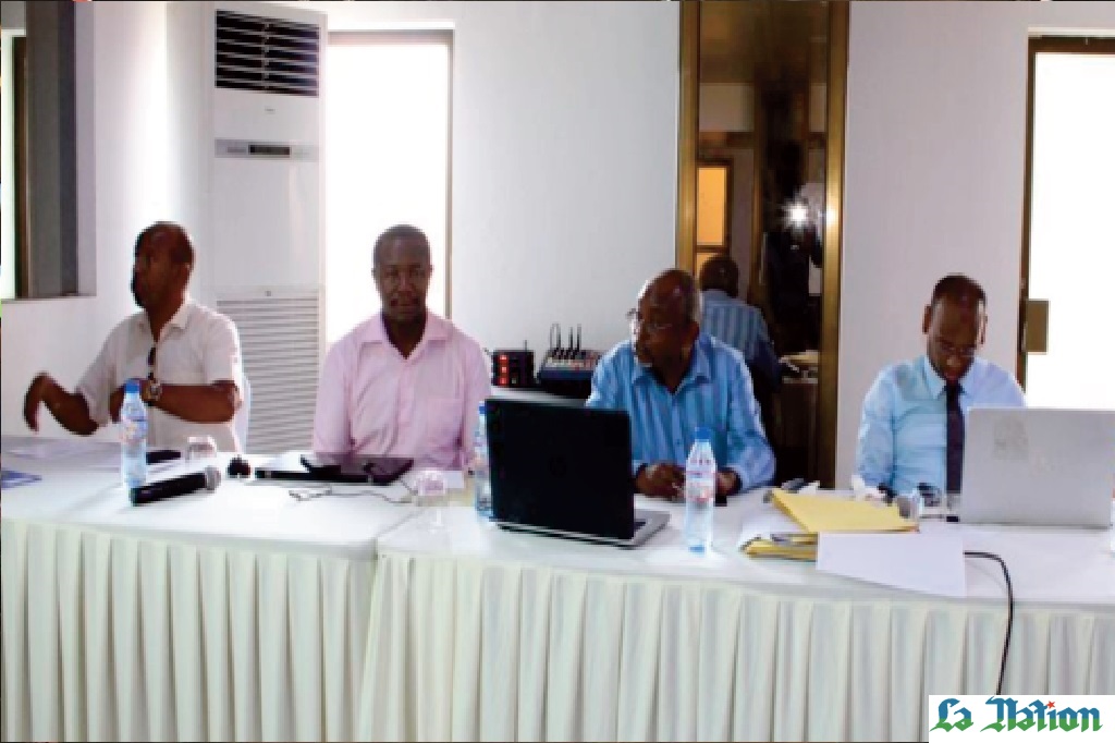 Clôture de la formation DES techniciens EN informatique du ministère de la Communication chargé des Postes et des Télécommunications.