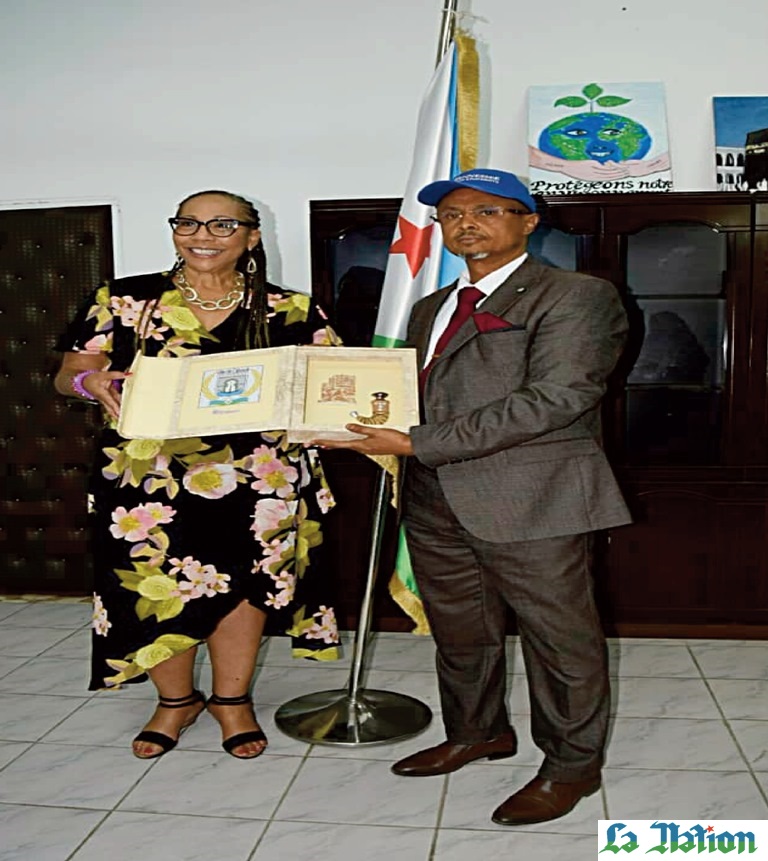 Le Maire de la capitale reçoit une délégation américaine conduite par le docteur Jewell Green de l’université du Tennessee