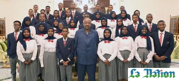 Le chef de l'Etat reçoit la 1ère promotion de lauréats de l'Ecole d'Excellence, la promotion Ismail Omar Guelleh (2)