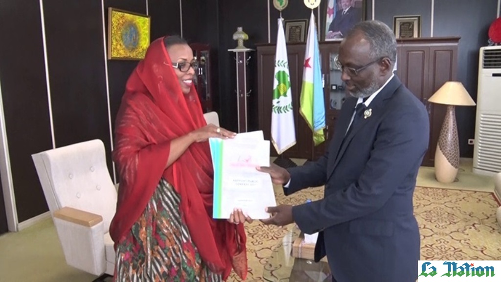 Le président de l’Assemblée Nationale reçoit le rapport annuel 2022 de la Cour des Comptes et de Discipline Budgétaire