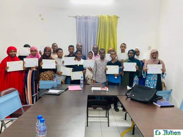 Une vingtaine d'étudiants de l'Ecole d'Excellence ont participé à un atelier d'écriture de poésie sur la migration (2)