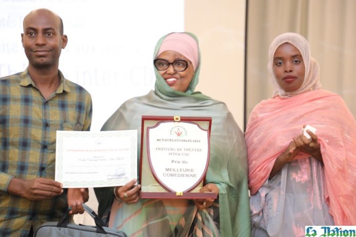 Cérémonie de remise des prix aux lauréats du festival de théâtre inter-CDC (2)