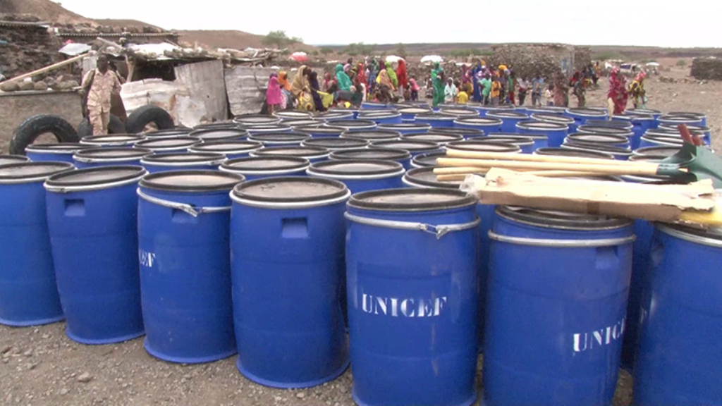 Distribution de fûts plastiques pour le stockage d’eau au profit des ménages de Sankal