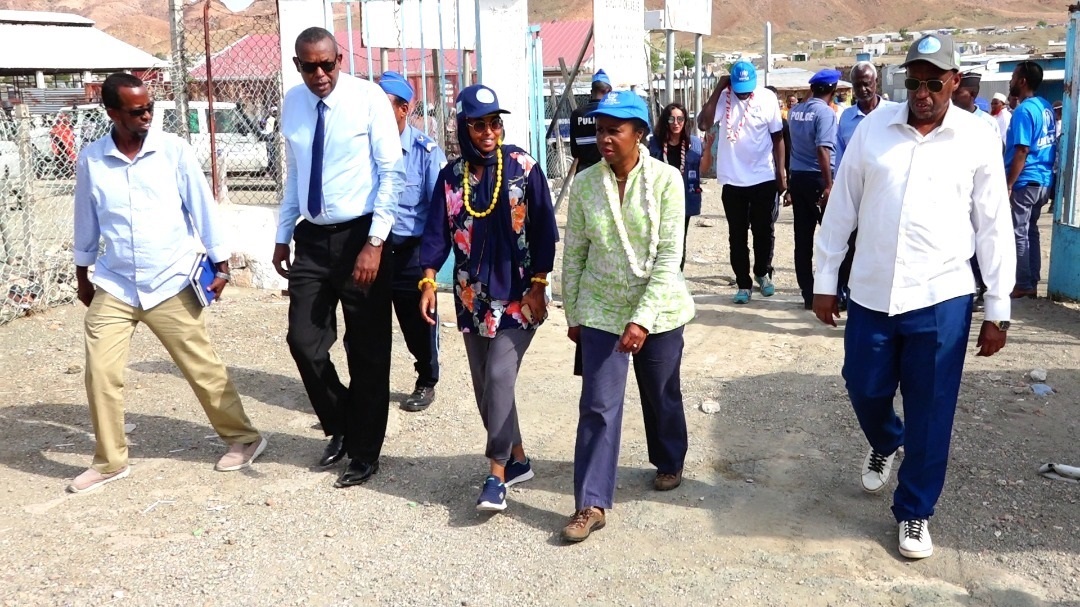 La Directrice régionale du HCR visite le camp des réfugiés d'Ali-Addé