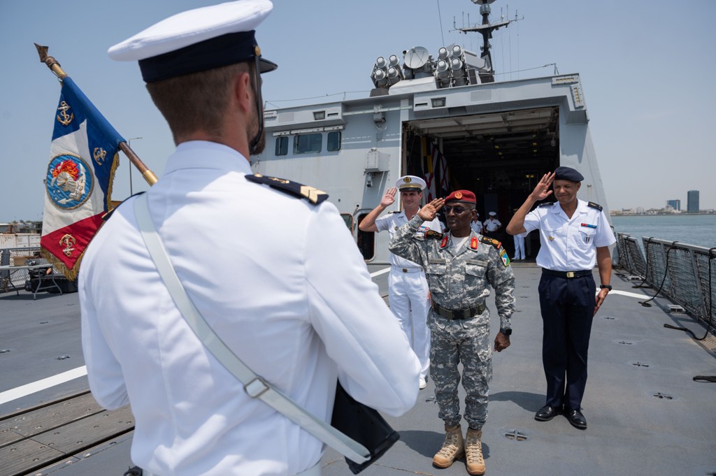 Escale française : Le GUEPRATTE reçoit la Marine djiboutienne