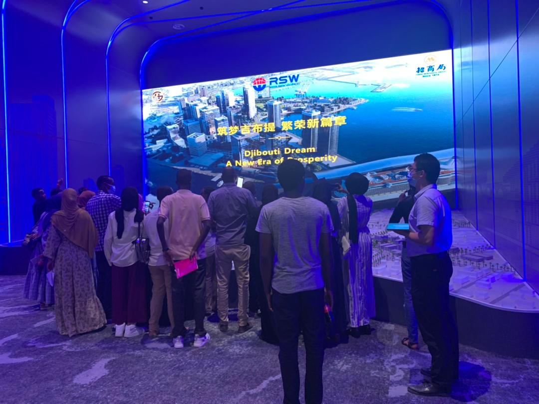 Des jeunes lycéens Djiboutiens au « Dialogue avec des Taïkonautes »