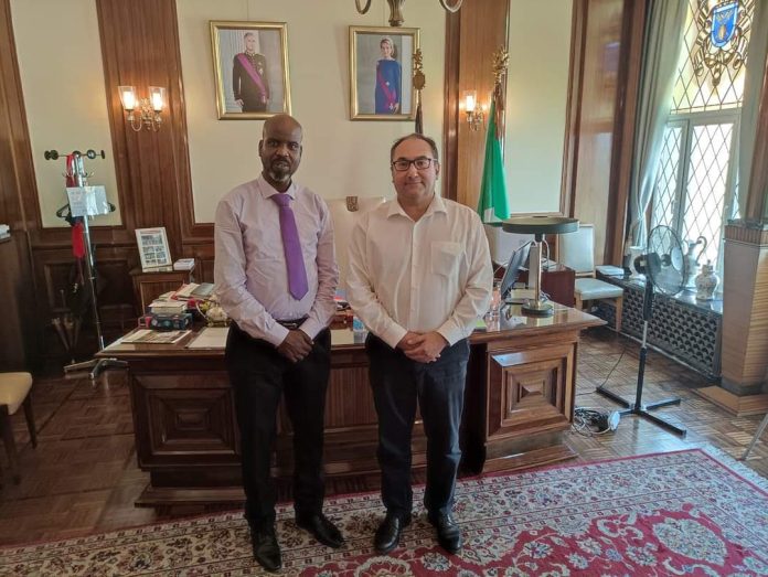 Le bourgmestre de la commune de Kookelberg a reçu le président du conseil de la région de Dikhil (2)