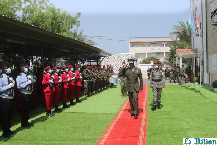 Le général de corps d’armée Zakaria Cheick Ibrahim reçoit le nouveau chef de l’AFRICOM (2)