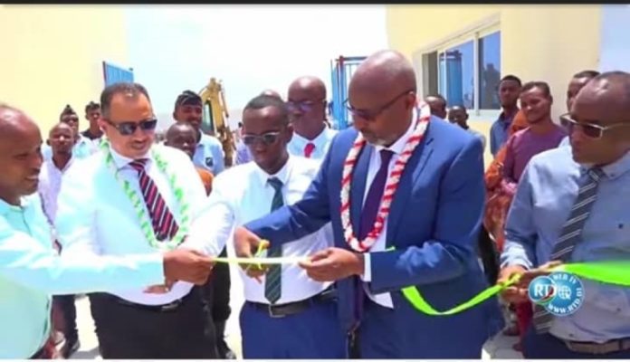 Le ministre Moustapha Mohamed Mahamoud supervise le déroulement de la rentrée scolaire des élèves de l'enseignement secondaire (1)