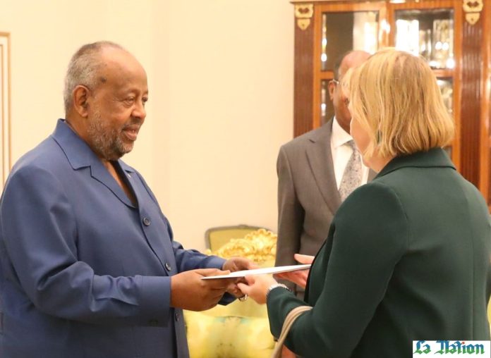 Le Président de la République reçoit les Lettres de Créances de 6 nouveaux Ambassadeurs (3)