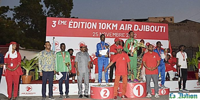 Ayanleh Abdi Abdillahi de la Garde-Républicaine remporte le trophée de la troisième édition de la compétition des 10 kms d’Air Djibouti (3)