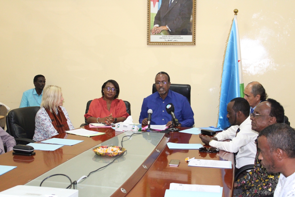Cérémonie de remise des équipements bureautiques et informatiques aux nouveaux bureaux régionaux pour la réduction des risques de catastrophes