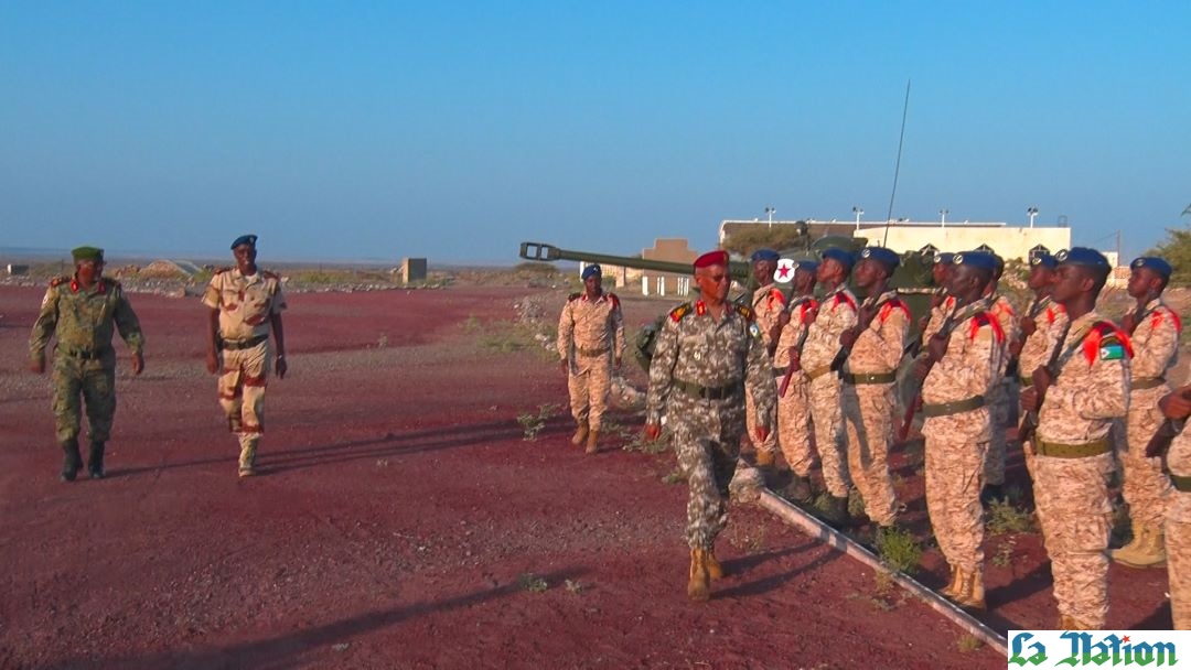 Le  CEMGA visite les postes de Yoboki et de Dawdawya