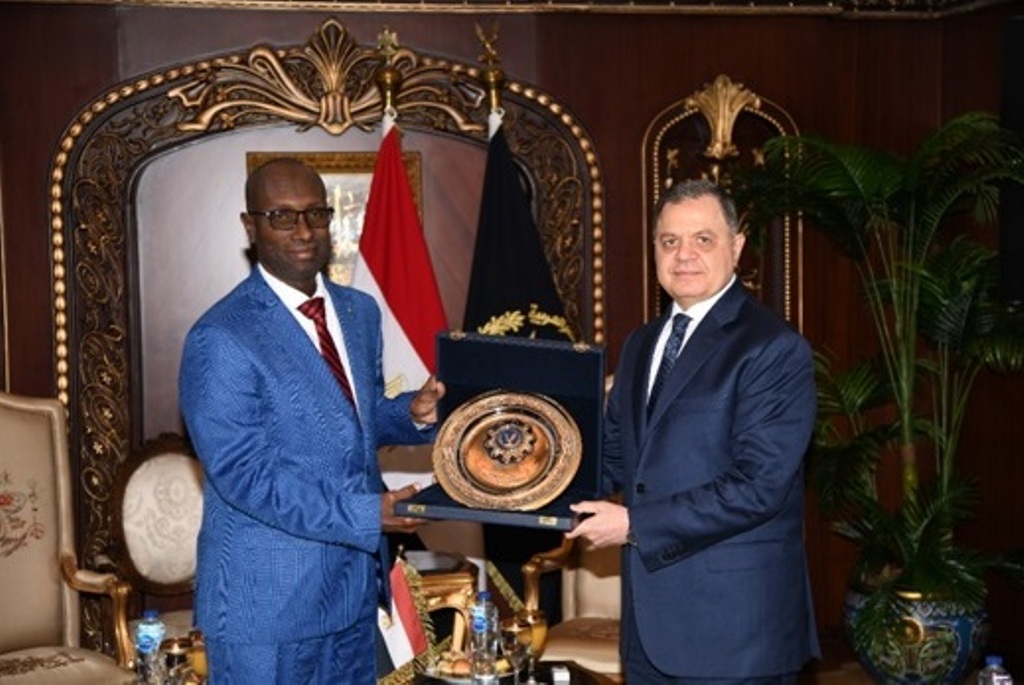 Le Ministre de l’Intérieur effectue une visite de travail au Caire