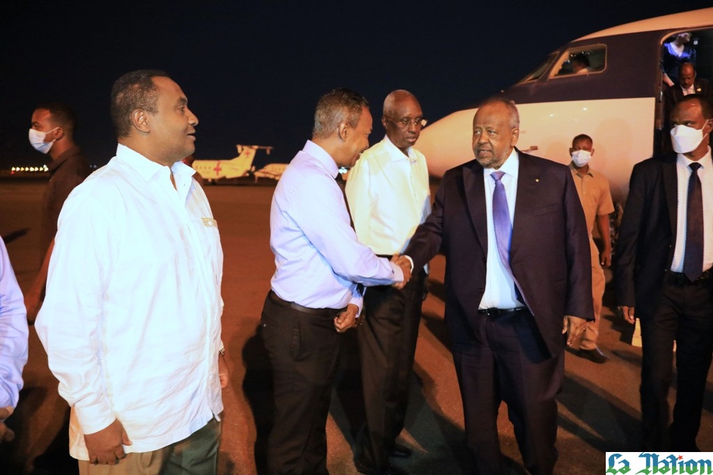 Le Président de la République regagne le pays à l’issue de sa participation aux sommets de la COP 27 et de « l’Initiative du Moyen Orient Vert »