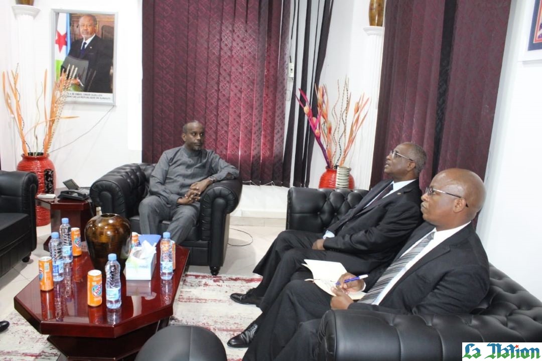 Le ministre de la Communication reçoit l’ambassadeur du Kenya à Djibouti
