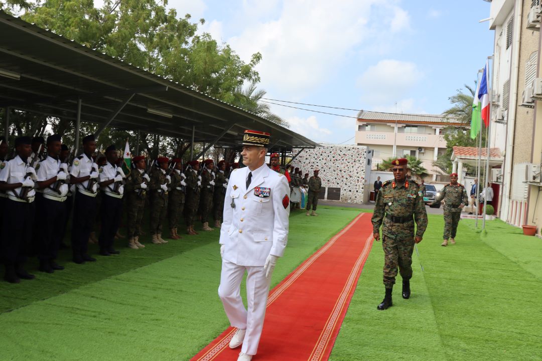 Le ministre de la défense reçoit le Chef d’Etat Major Général des Armées françaises