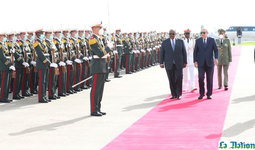 • Aéroport international Houari Boumedienne d’Alger : Le président Ismail Omar Guelleh chaleureusement accueilli par son homologue Abdelmadjid Tebboune