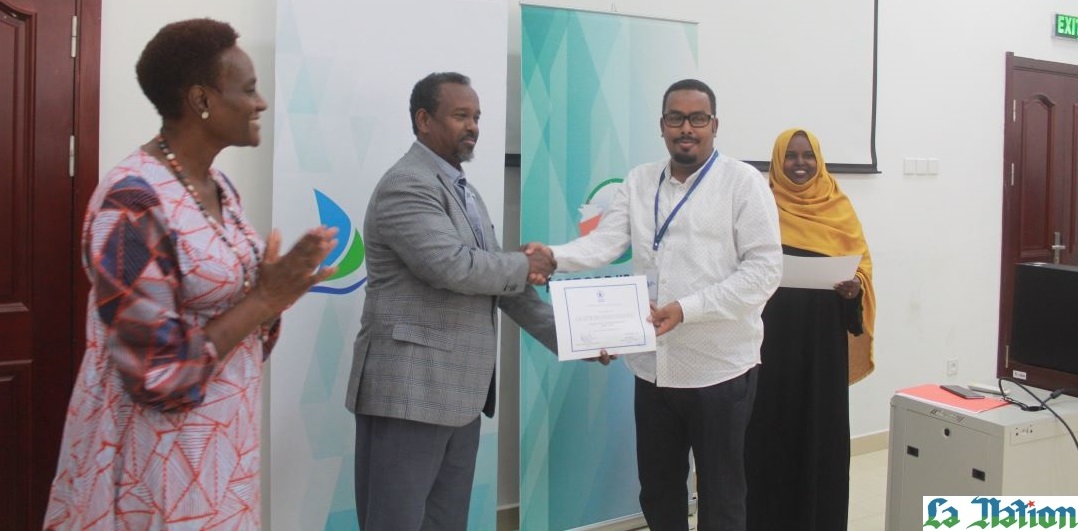 Remise des certificats à une quinzaine de responsables de DMP