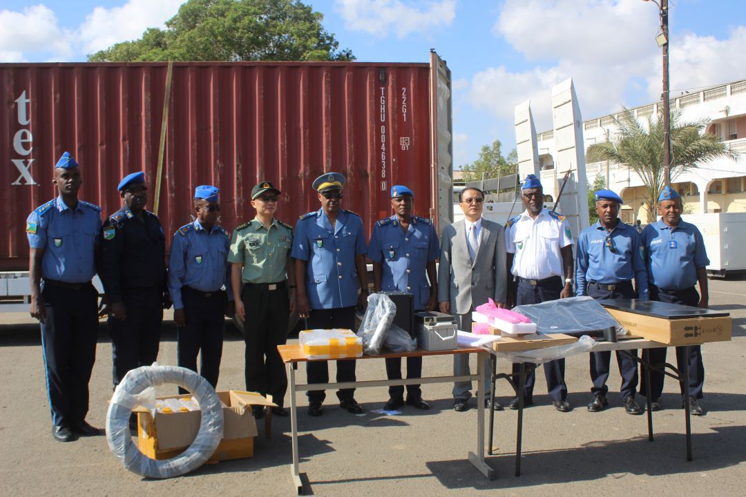 Police Nationale : Remise d’un important lot de matériels informatiques à la Police Nationale