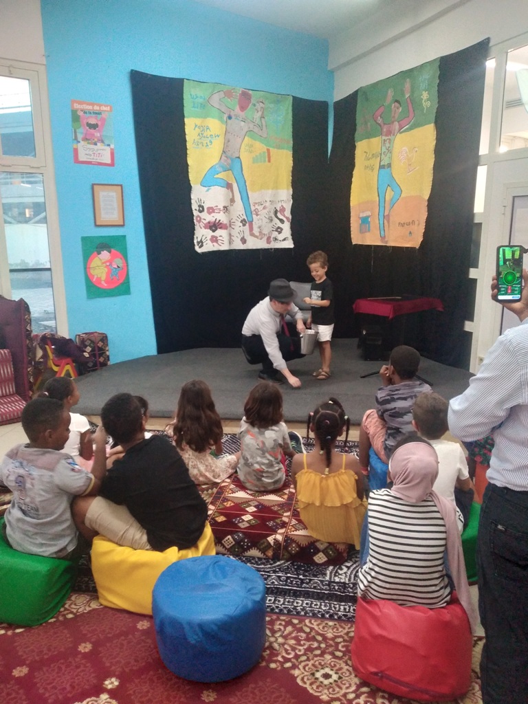 Spectacle de Magie à l’IFD : Quand l’illusionniste, Denis Fabre, se joue des lois de la nature !