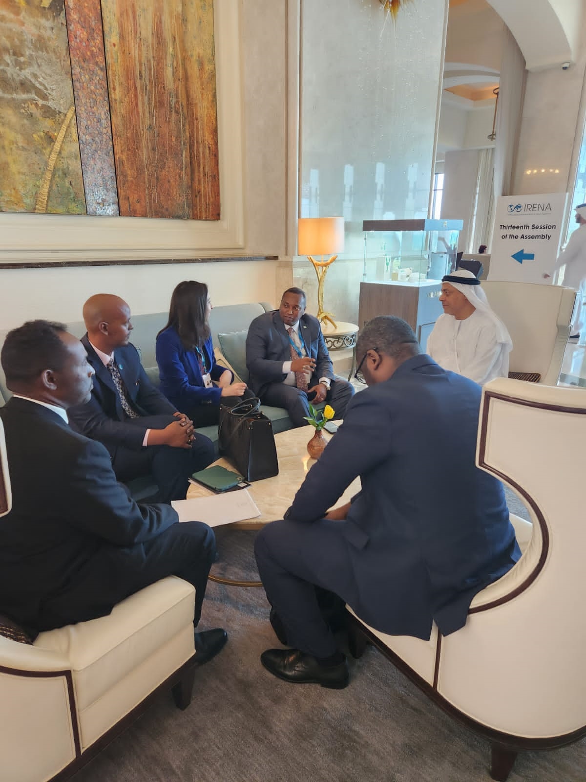 13ème Session de l’Assemblée de l’IRENA : Des entretiens bilatéraux fructueux entre le Ministre de l’Energie, chargé des Ressources Naturelles, M. Yonis Ali Guedi et d’éminentes personnalités du monde énergétique