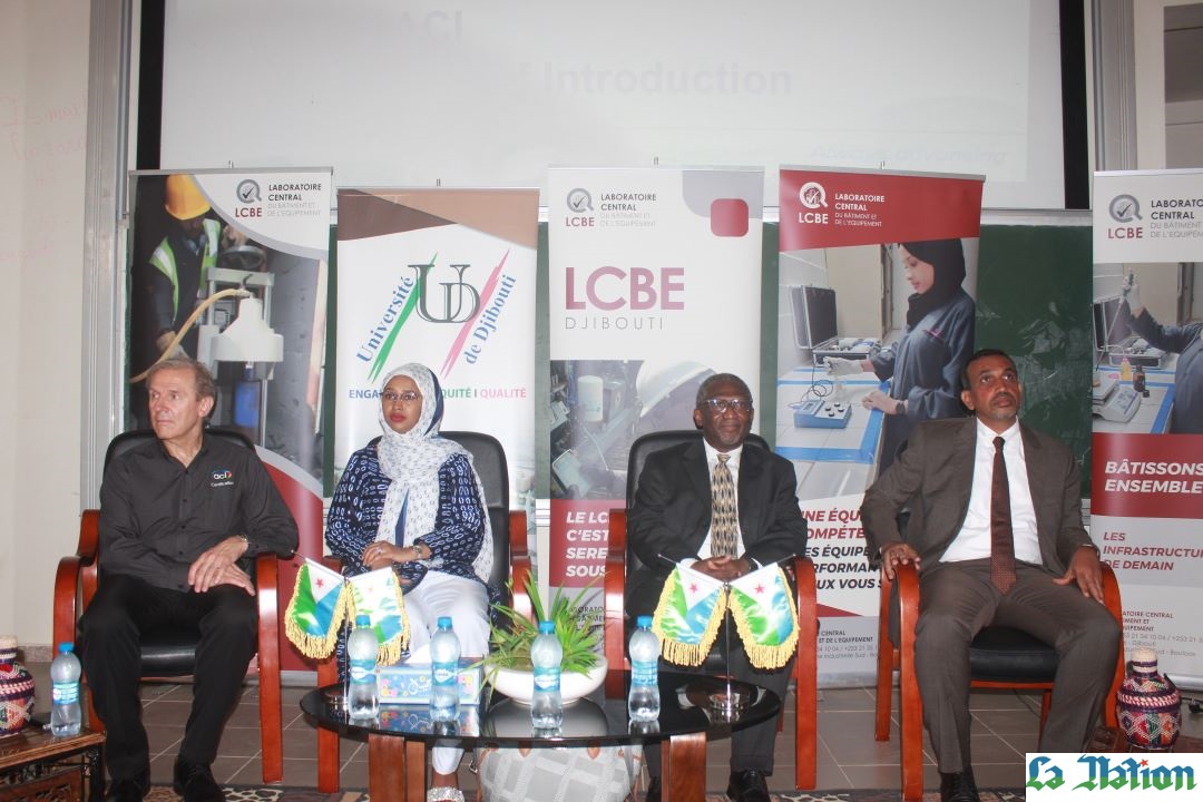 Dr. Mnai Charles président de l’american Concrete Institute  rencontre les étudiants de l’Université de Djibouti