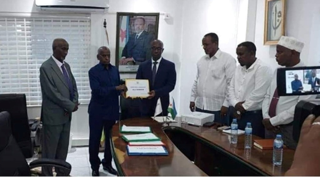 Législatives 2023 : plusieurs formations politiques dont l'UMP procèdent au dépôt des listes de candidature