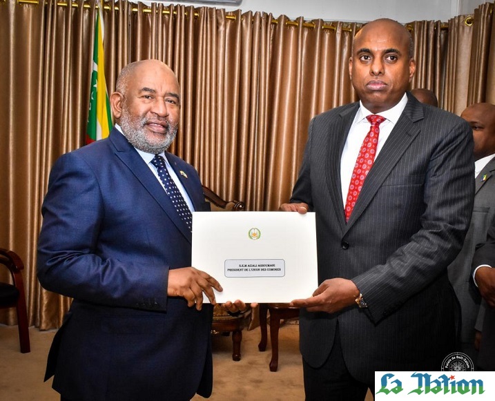 L’ambassadeur Abdi Mahamoud Eybe remet ses lettres de créance au Président des Comores
