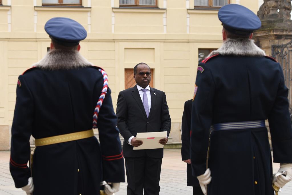 L’ambassadeur Yacin Houssein Doualeh remet ses lettres de créances au chef de l’Etat tchèque