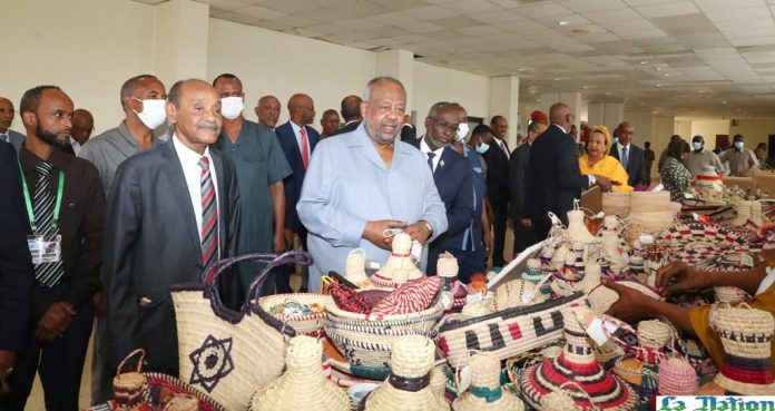 Le ministère du Commerce organise la 5ème édition de la Journée Nationale de l’Artisanat au palais du Peuple (1)