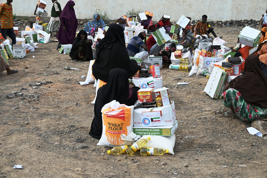 Assistance alimentaire du Croissant Rouge aux familles démunies