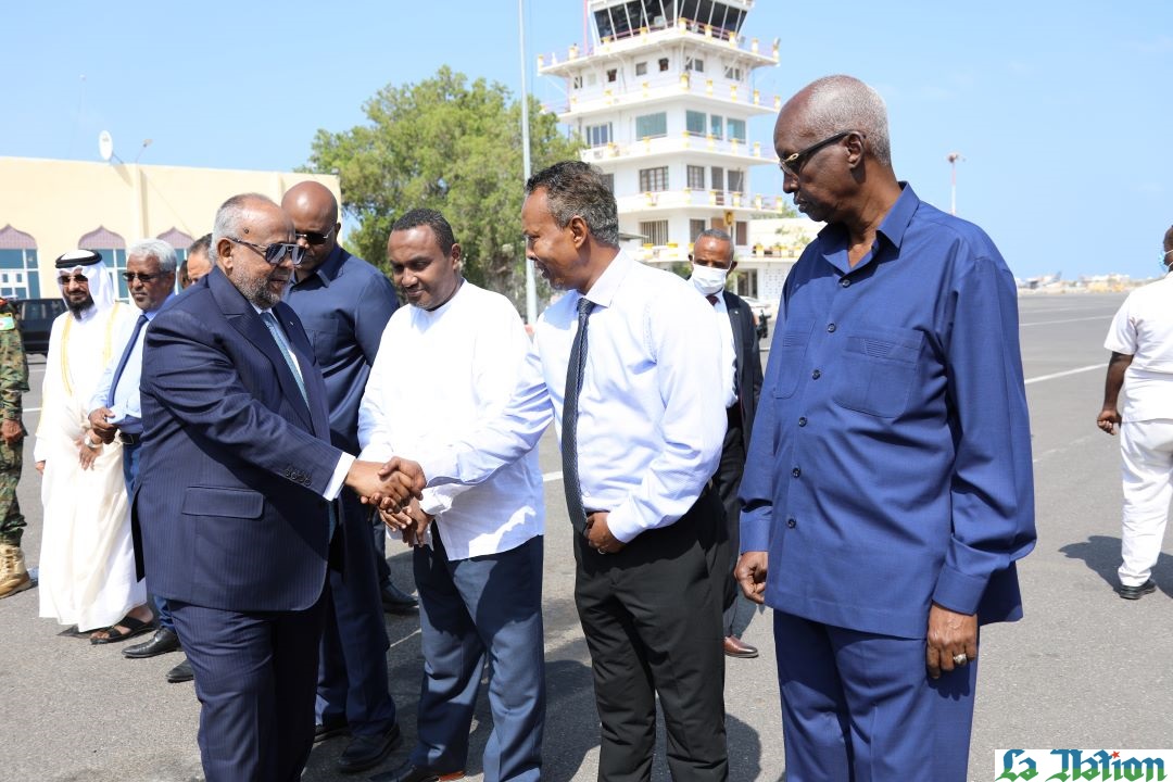 Départ du Président Guelleh à destination du Qatar