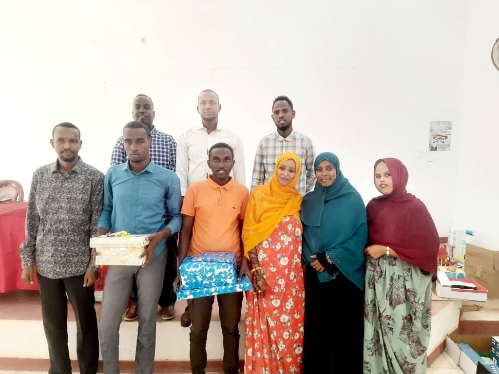 Dictogloss compétition au lycée hodane 4 : De prestigieux cadeaux aux lauréats