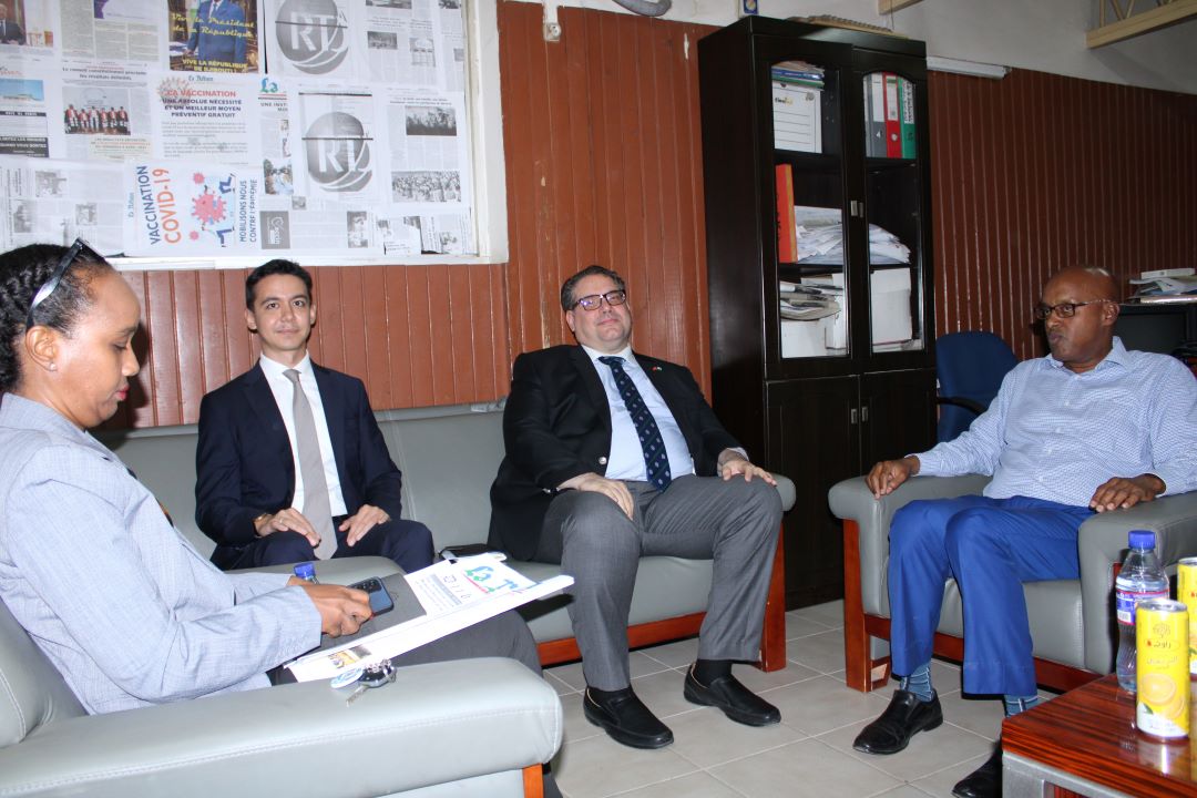 La Nation reçoit la visite de l’Ambassadeur turc Cenk Uraz