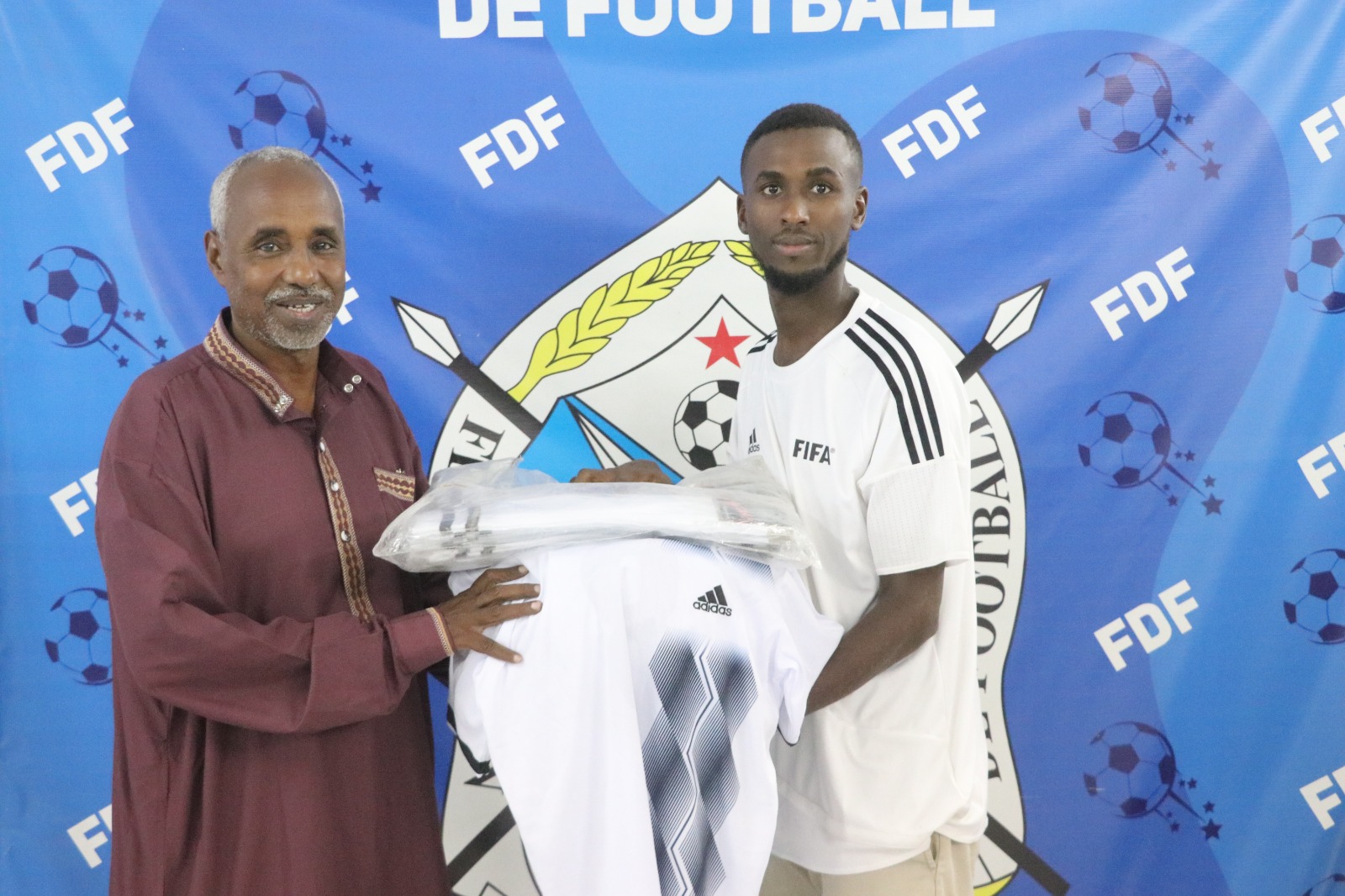 Championnat de Futsal : La fédération offre des équipements sportifs aux différents clubs du football en salle