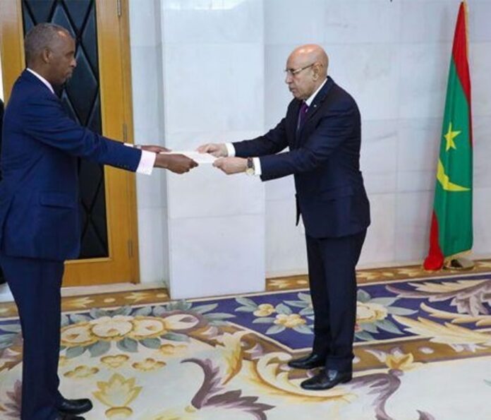 L'ambassadeur Douhour présente ses lettres de créances au Président de la République Islamique de Mauritanie (1)
